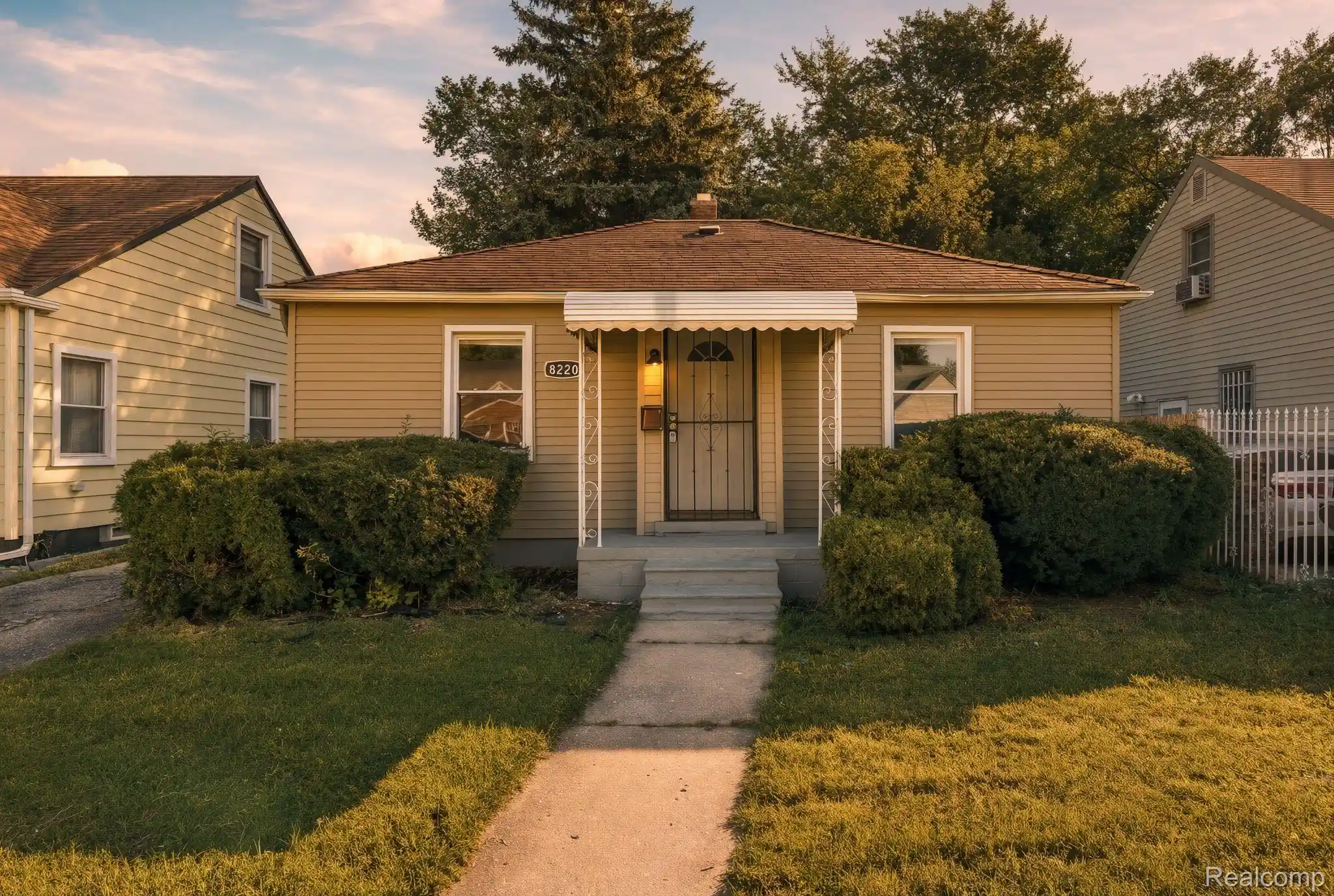 Photo 1 of Single family home for sale at 8220 Robson St, Detroit, MI 48228 | MLS# 20261083404 | Listing updated on 2026-10-15