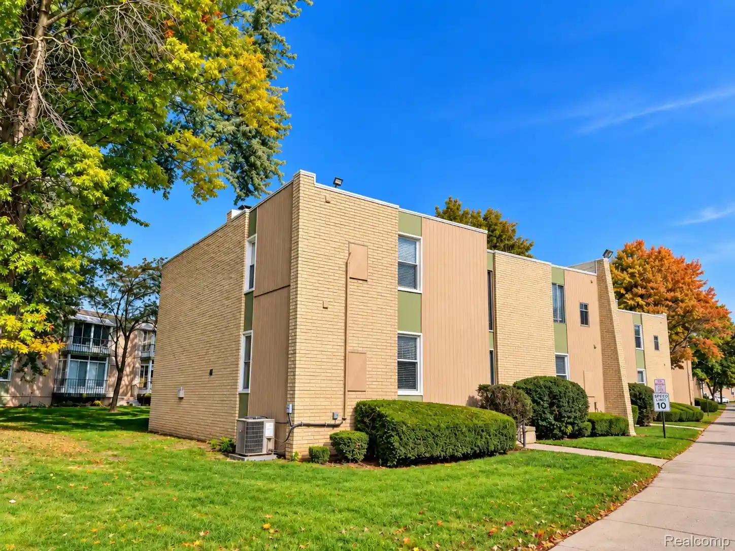 Photo 1 of Condo for sale at 33379 Fargo St, Livonia, MI 48152 | MLS# 20261083436 | Listing updated on 2026-10-15