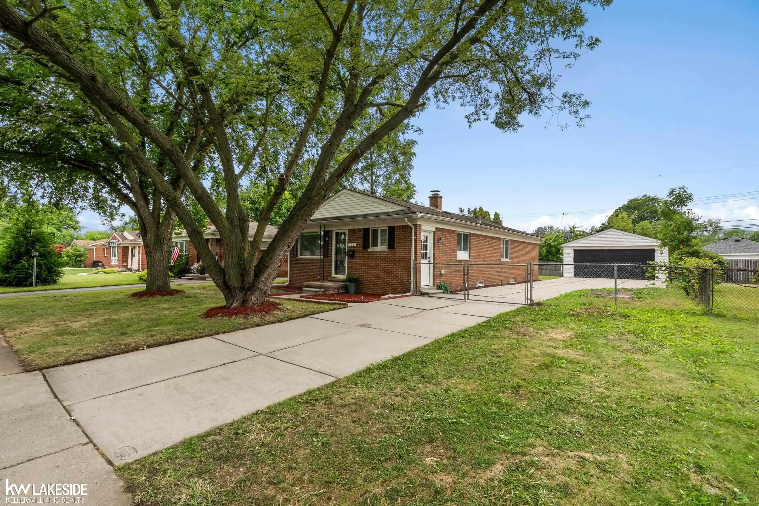 Photo 1 of Single family home for sale at 14235 Inkster Rd, Livonia, MI 48154 | MLS# 58050224871 | Listing updated on 2026-10-15