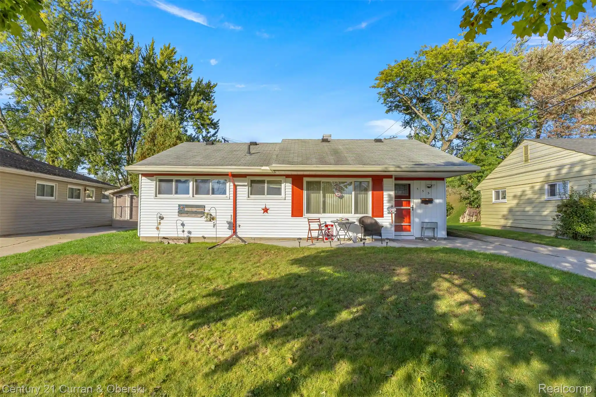 Photo 1 of Single family home for sale at 555 Lytle Pl, Garden City, MI 48135 | MLS# 20261083519 | Listing updated on 2026-10-17