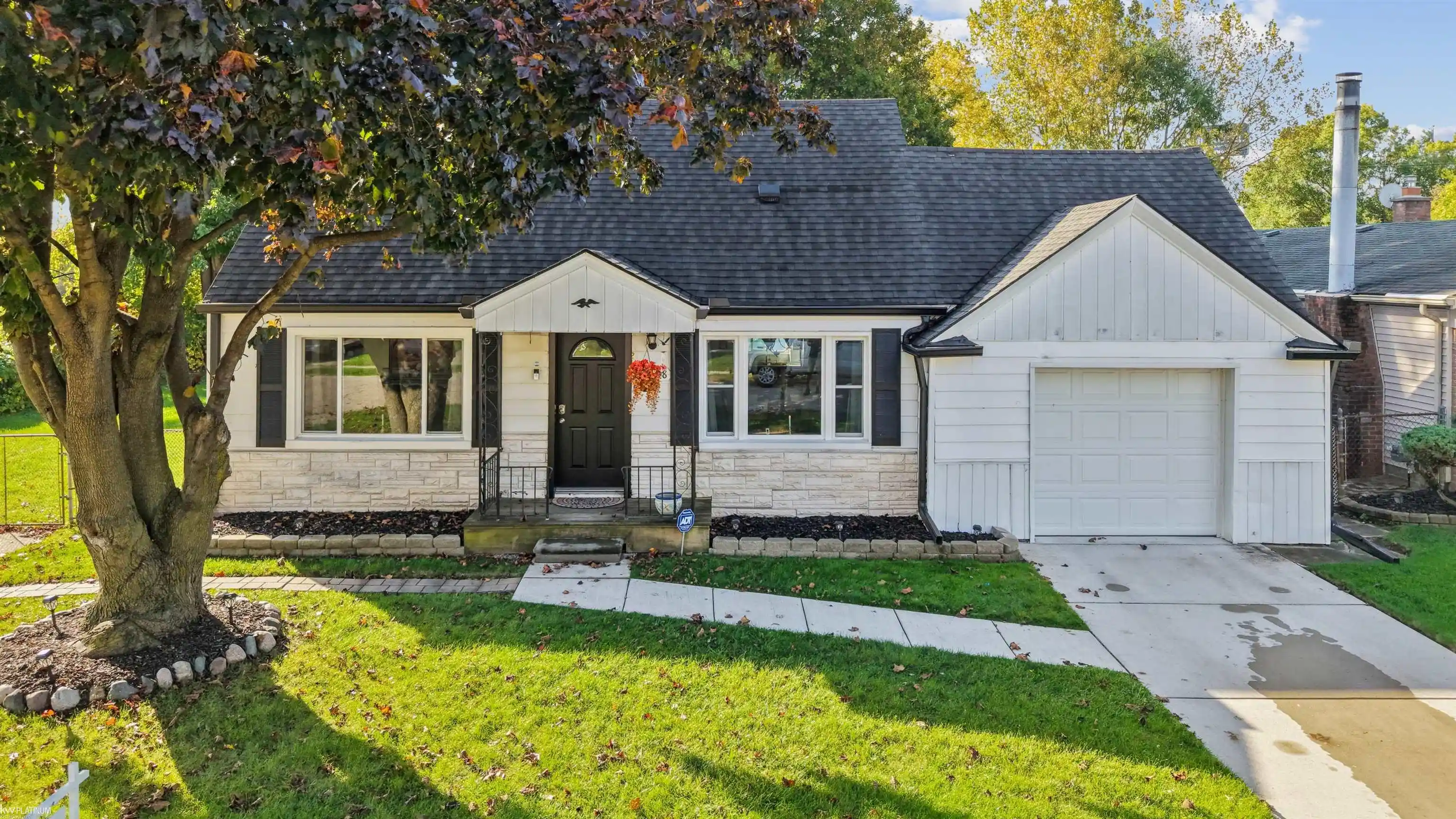Photo 1 of Single family home for sale at 20318 Ellis Rd, Roseville, MI 48066 | MLS# 58050224882 | Listing updated on 2026-10-29