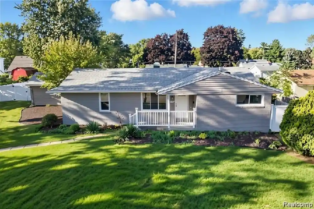 Photo 1 of Single family home for sale at 2075 Gulliver Dr, Troy, MI 48085 | MLS# 20261083549 | Listing updated on 2026-10-16