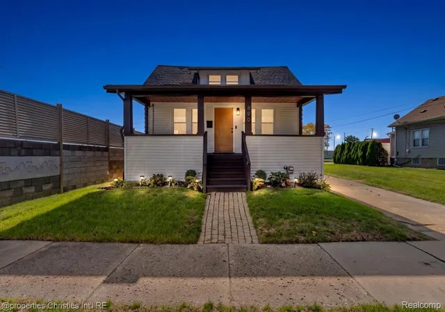 Photo 1 of Single family home for sale at 890 E Bennett Ave, Ferndale, MI 48220 | MLS# 20261083573 | Listing updated on 2026-10-27