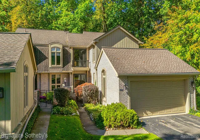 Condo for sale at 1419 Ravineview Ct, Bloomfield Hills, MI 48304 | MLS# 20261083583