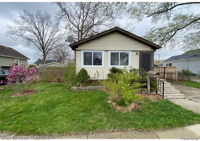 Photo 1 of Sale Pending at 2741 Burdette St, Ferndale, MI 48220 | MLS# 20261083586 | Listing updated on 2026-10-26