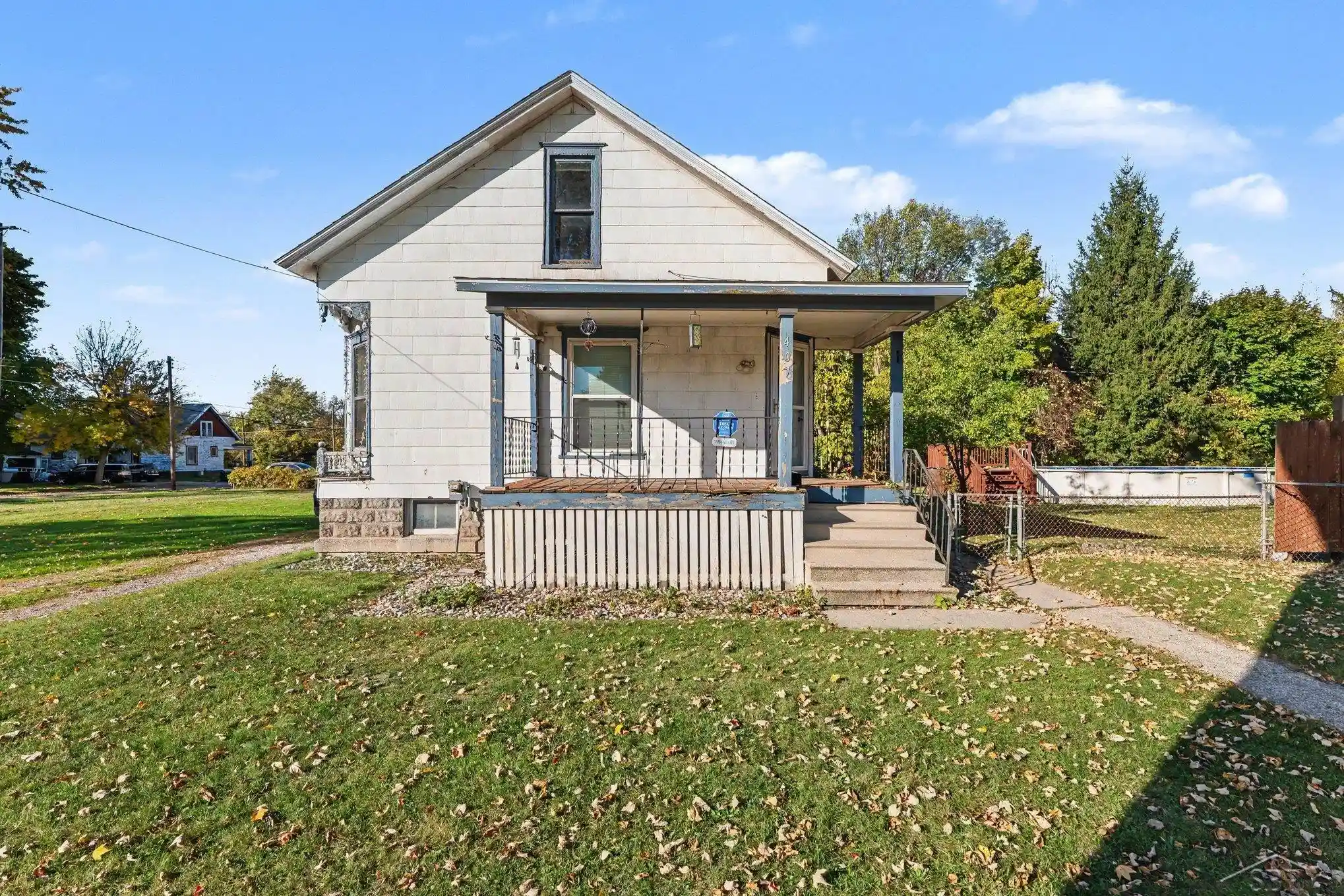 Photo 1 of Single family home for sale at 407 Cambrey St, Saginaw, MI 48601 | MLS# 61050224895 | Listing updated on 2026-10-15