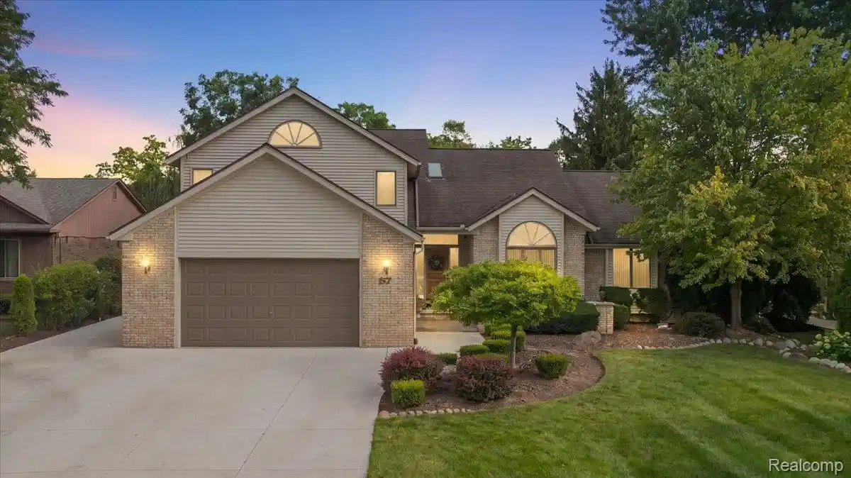 Photo 1 of Single family home for sale at 57 Streamview Dr, Troy, MI 48085 | MLS# 20261083589 | Listing updated on 2026-10-17