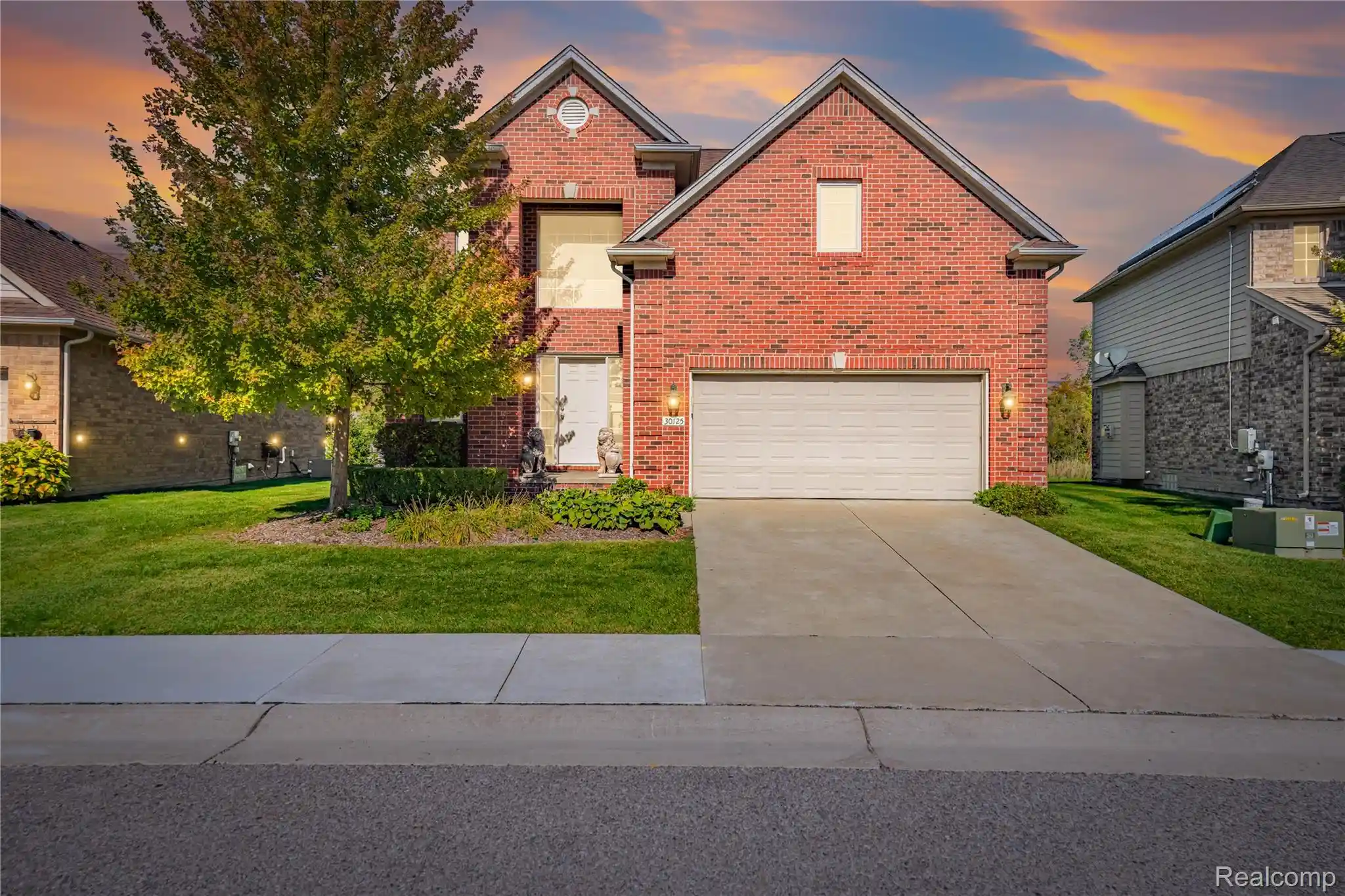 Photo 1 of Single family home for sale at 30125 Trailwood Dr, Warren City Macomb, MI 48092 | MLS# 20261083617 | Listing updated on 2026-10-16