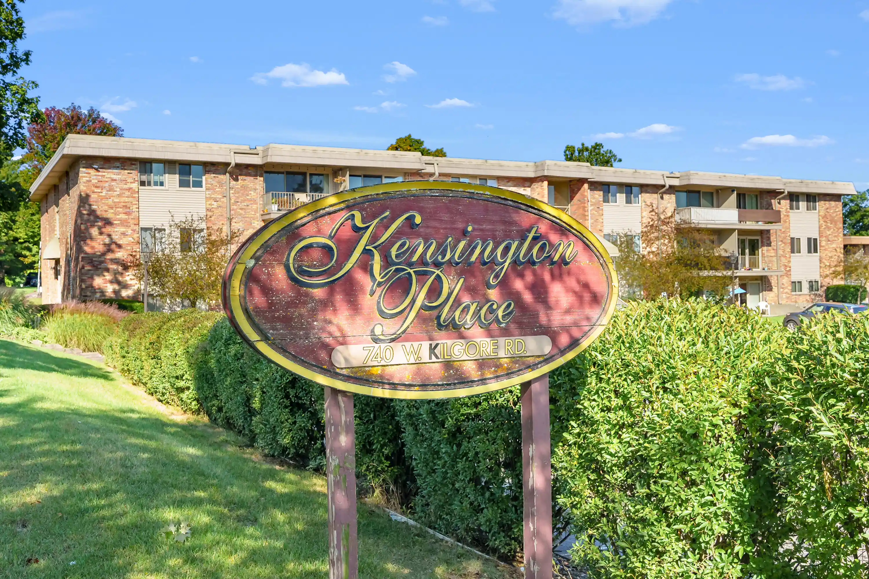 Condo for sale at 722 W Kilgore Rd, Kalamazoo, MI 49008 | MLS# 66026054811