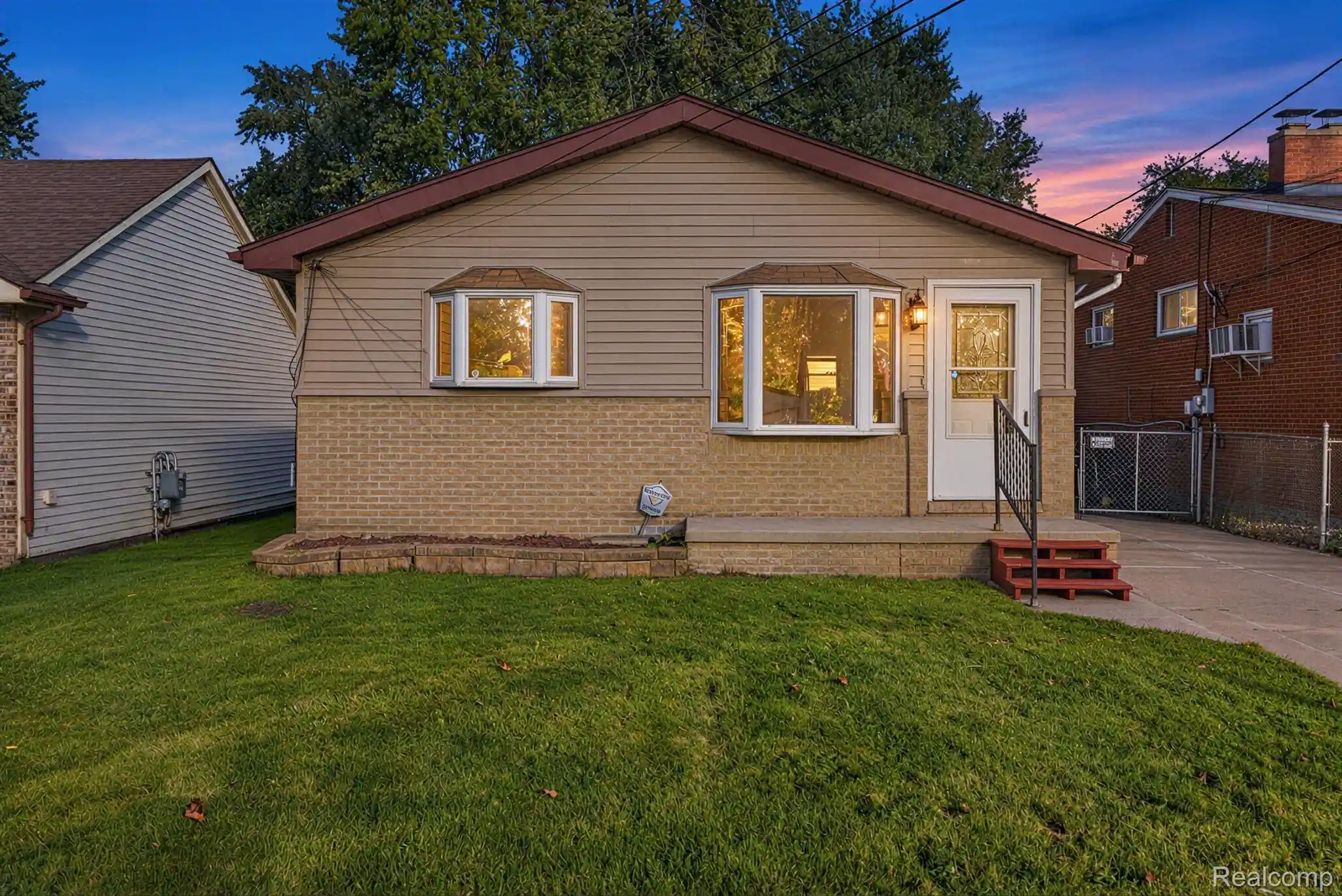 Photo 1 of Single family home for sale at 11864 Camden St, Livonia, MI 48150 | MLS# 20261083622 | Listing updated on 2026-10-24