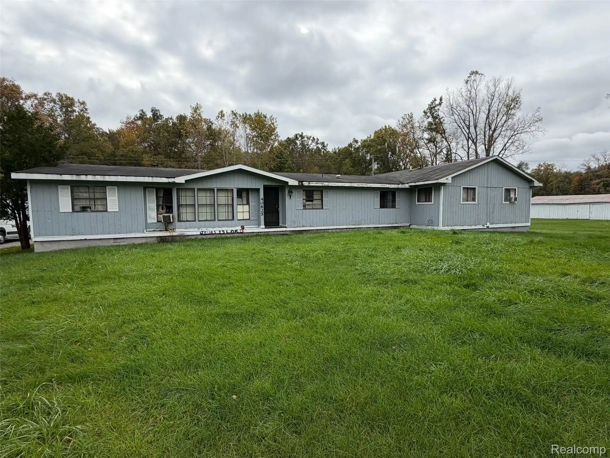 Photo 1 of Sale Pending at 40625 Harris Rd, Belleville, MI 48111 | MLS# 20261083634 | Listing updated on 2026-10-15