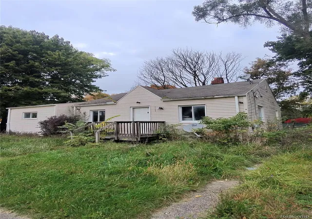 Single family home for sale at 3108 W Ridgeway Ave, Flint, MI 48504 | MLS# 20261083648
