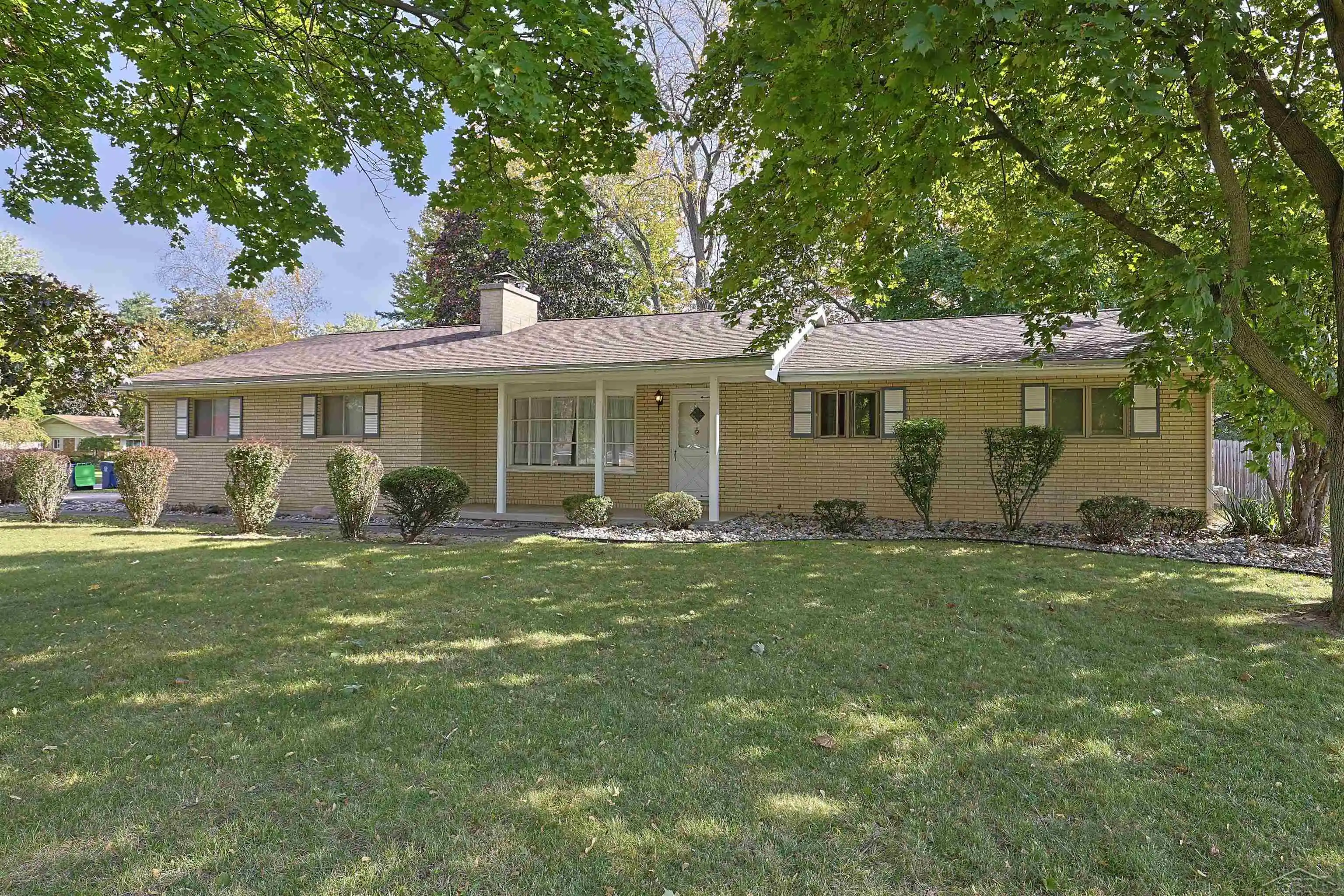 Single family home for sale at 1912 Seminole Ln, Saginaw, MI 48638 | MLS# 61050224921