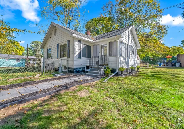 Single family home for sale at 52 Roseneath Ave, Battle Creek, MI 49037 | MLS# 62026054854