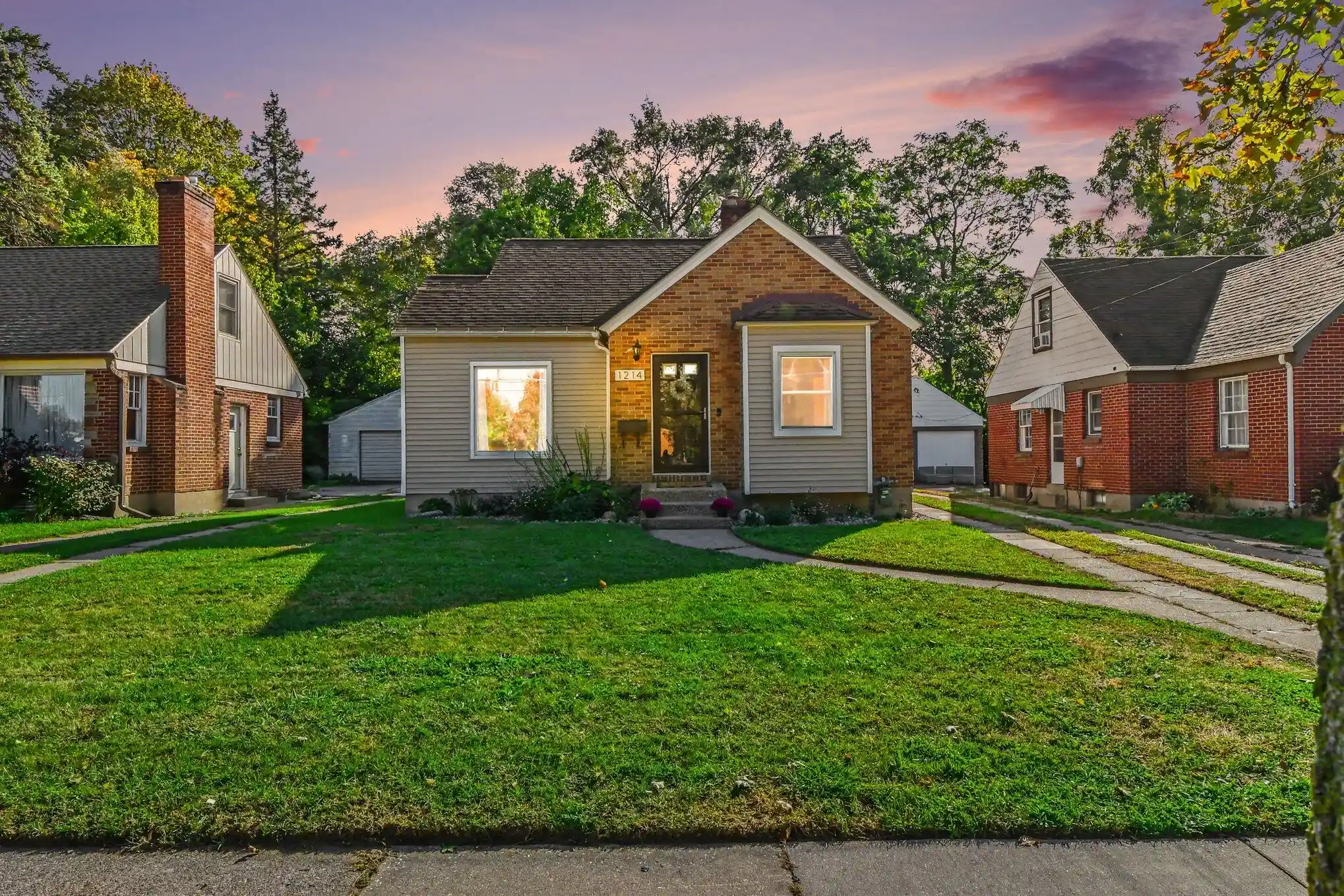 Photo 1 of Sale Pending at 1214 Edna St Se, Grand Rapids, MI 49507 | MLS# 65026054887 | Listing updated on 2026-10-22