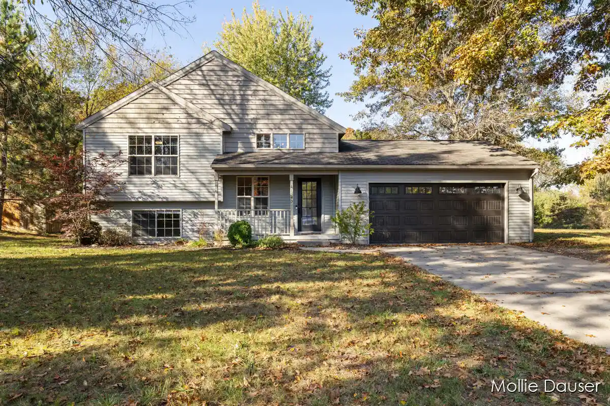 Photo 1 of Single family home for sale at 11545 Holmden Ct Ne, Rockford, MI 49341 | MLS# 65026054892 | Listing updated on 2026-10-21