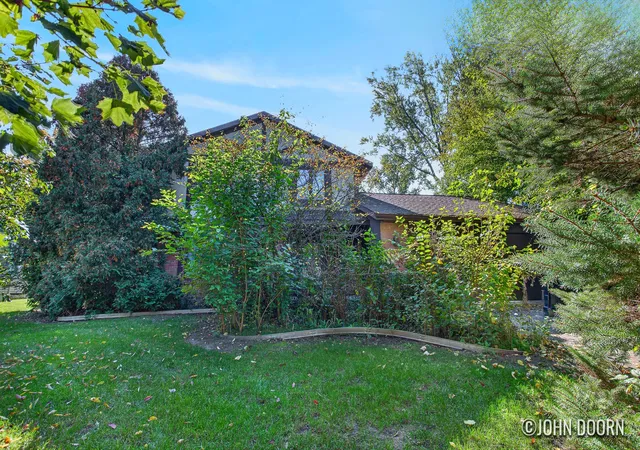 Photo 1 of Sale Pending at 3354 Devon Dr Ne, Grand Rapids, MI 49546 | MLS# 65026054895 | Listing updated on 2026-10-28