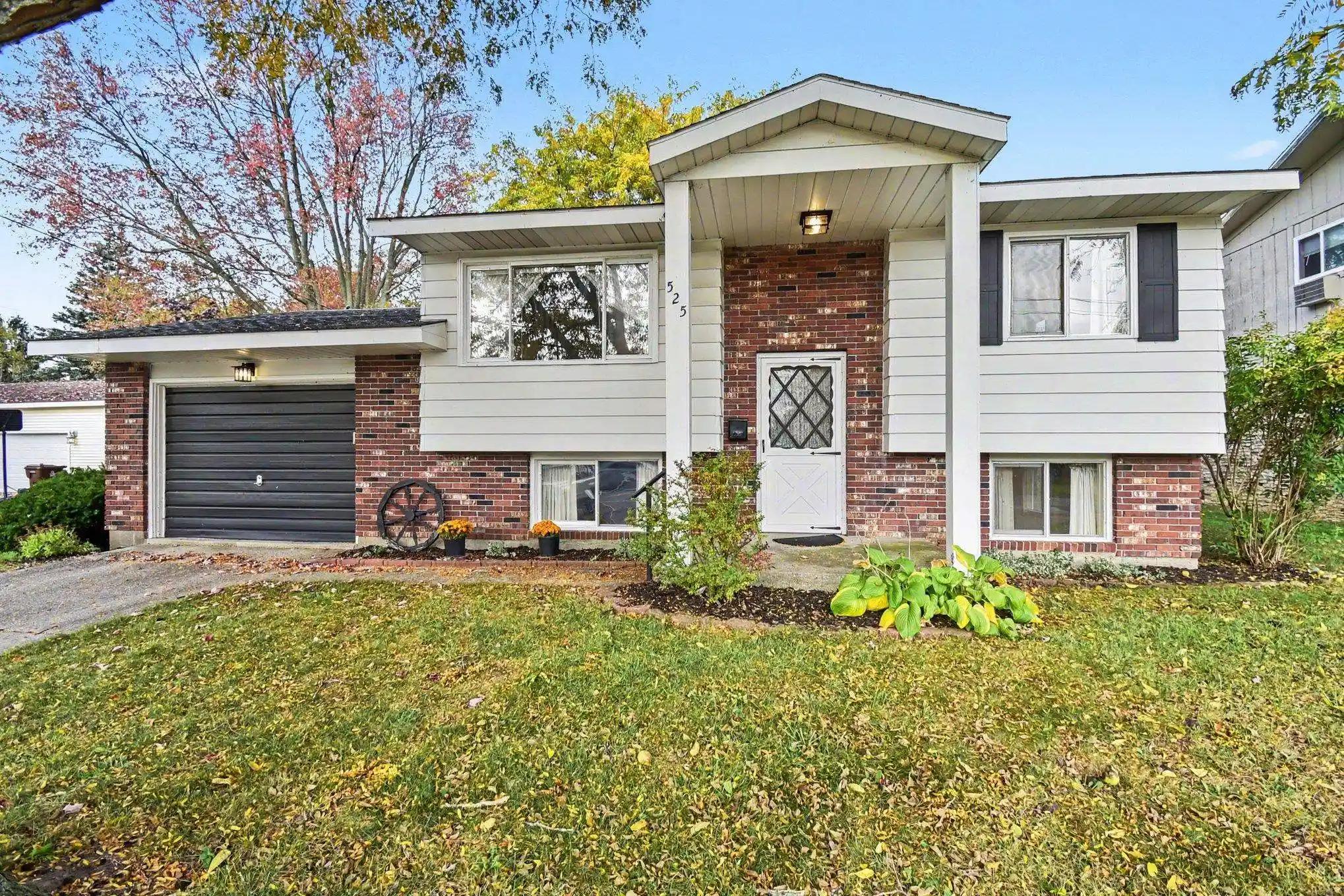 Photo 1 of Single family home for sale at 525 N Pine River St, Ithaca, MI 48847 | MLS# 79080074542 | Listing updated on 2026-10-21
