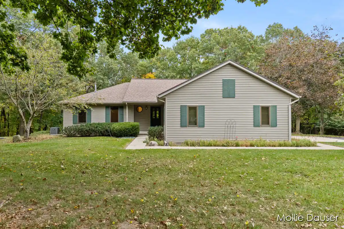 Photo 1 of Single family home for sale at 3651 5 Mile Rd Ne, Grand Rapids, MI 49525 | MLS# 65026054902 | Listing updated on 2026-10-15