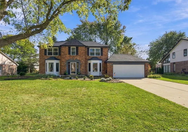 Photo 1 of Single family home for sale at 22747 Shadowglen Dr, Farmington Hills, MI 48335 | MLS# 20261083745 | Listing updated on 2026-10-25