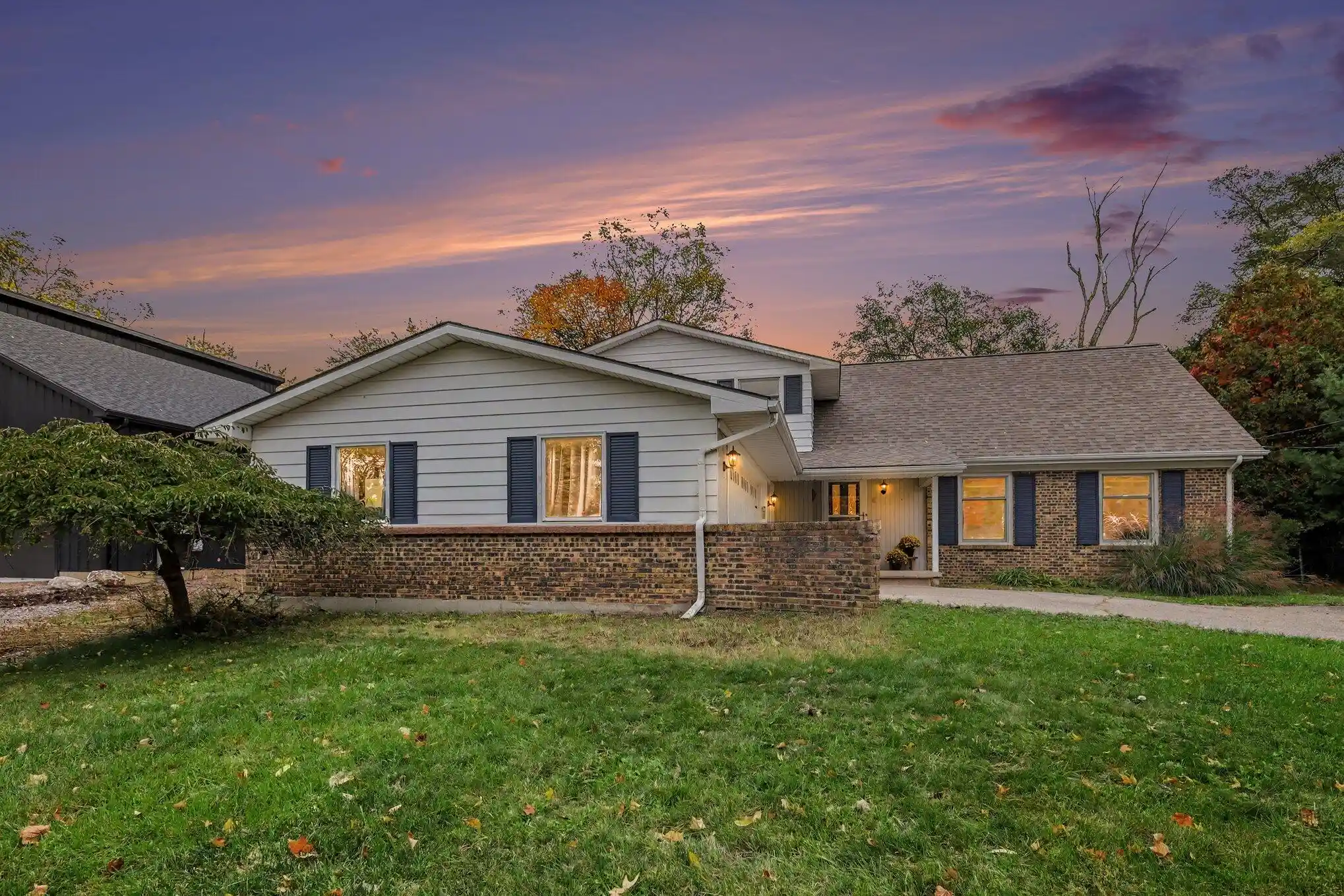 Photo 1 of Single family home for sale at 2208 Ontonagon Ave Se, Grand Rapids, MI 49506 | MLS# 65026054964 | Listing updated on 2026-10-16