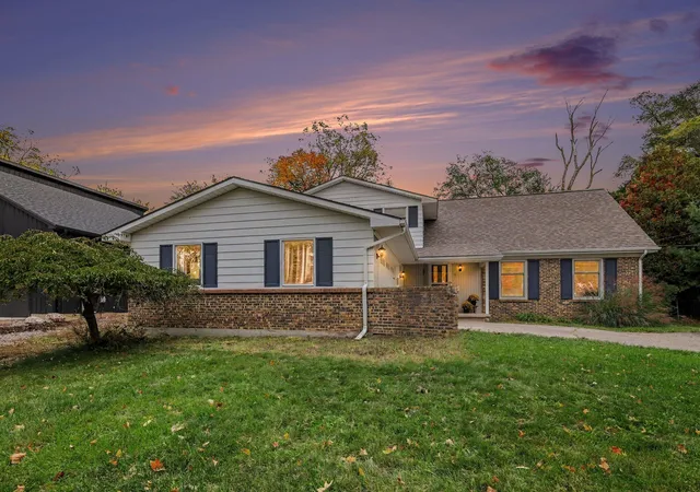 Photo 1 of Single family home for sale at 2208 Ontonagon Ave Se, Grand Rapids, MI 49506 | MLS# 65026054964 | Listing updated on 2026-10-29