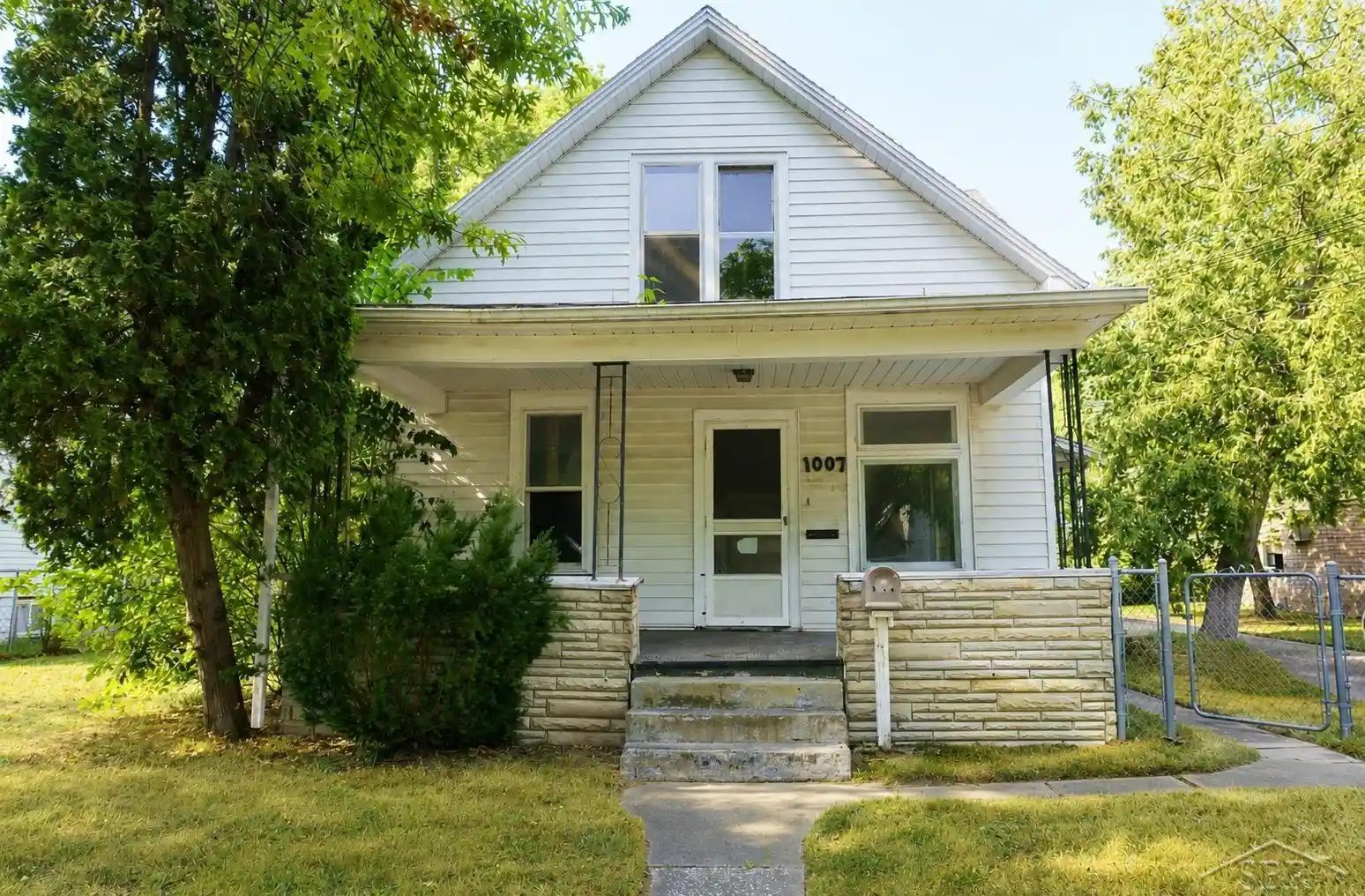 Photo 1 of Single family home for sale at 1007 Webber St, Saginaw, MI 48601 | MLS# 61050224986 | Listing updated on 2026-10-15