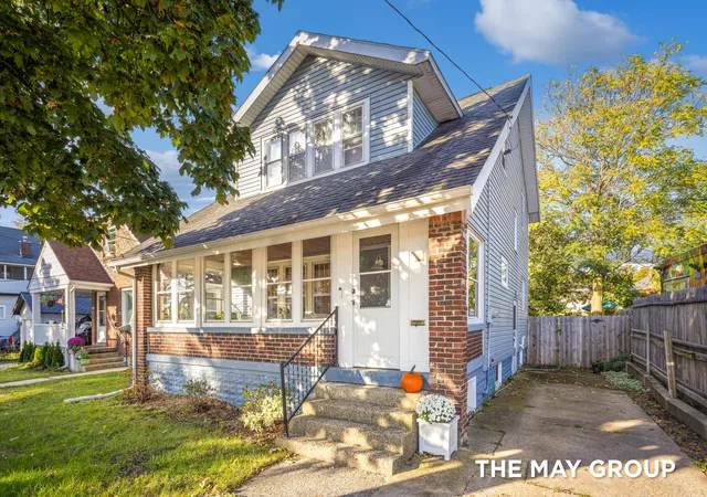 Photo 1 of Single family home for sale at 11 Garfield Ave Sw, Grand Rapids, MI 49504 | MLS# 65026054966 | Listing updated on 2026-10-26