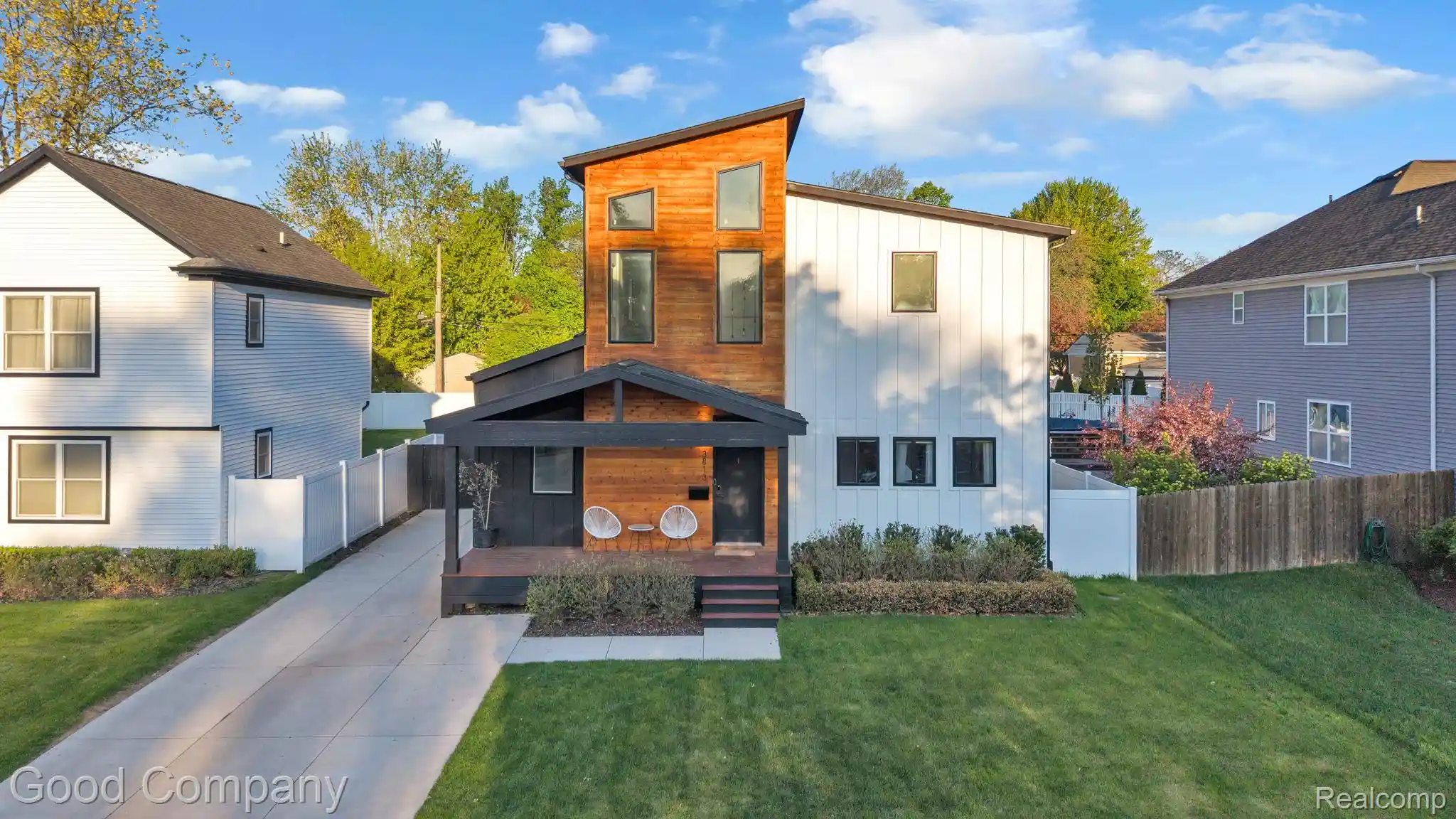 Photo 1 of Single family home for sale at 3813 Linwood Ave, Royal Oak, MI 48073 | MLS# 20261083845 | Listing updated on 2026-10-24