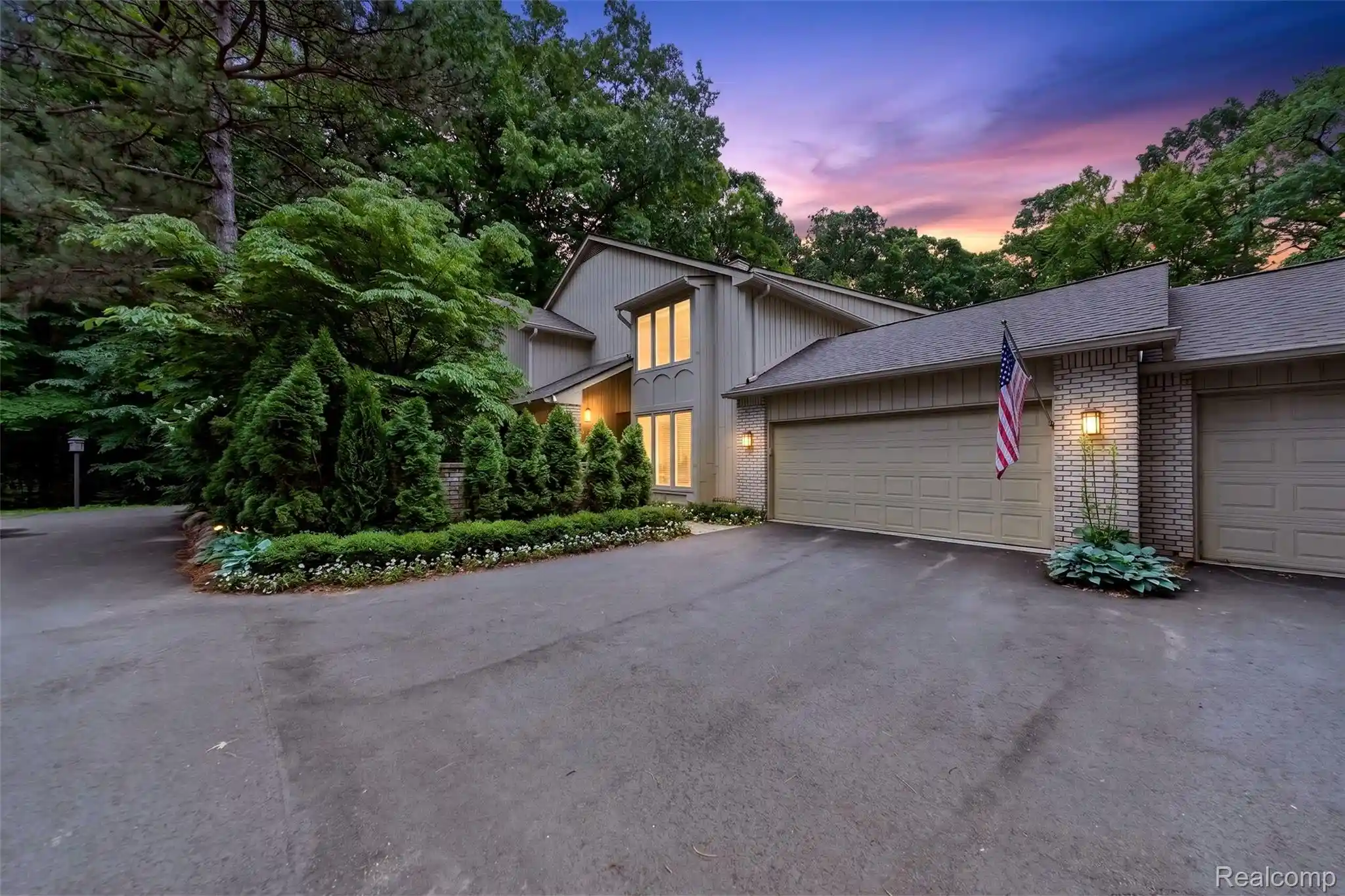 Photo 1 of Condo for sale at 1262 Woodcrest Cir, Bloomfield Hills, MI 48304 | MLS# 20261083855 | Listing updated on 2026-10-29