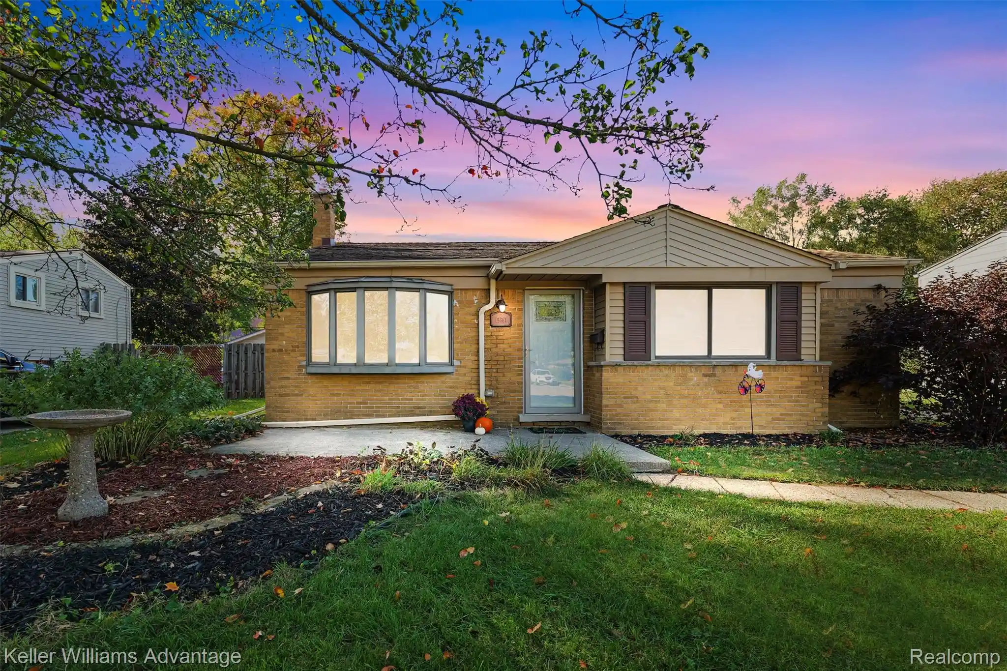 Photo 1 of Single family home for sale at 19861 Maplewood St, Livonia City Wayne, MI 48152 | MLS# 20261083886 | Listing updated on 2026-10-29