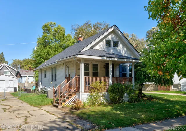 Photo 1 of Single family home for sale at 215 E Hazelhurst St, Ferndale, MI 48220 | MLS# 20261083888 | Listing updated on 2026-10-27