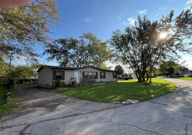 Photo 1 of Single family home for sale at 3452 Linwood Ave, Monroe, MI 48162 | MLS# 20261083892 | Listing updated on 2026-10-29