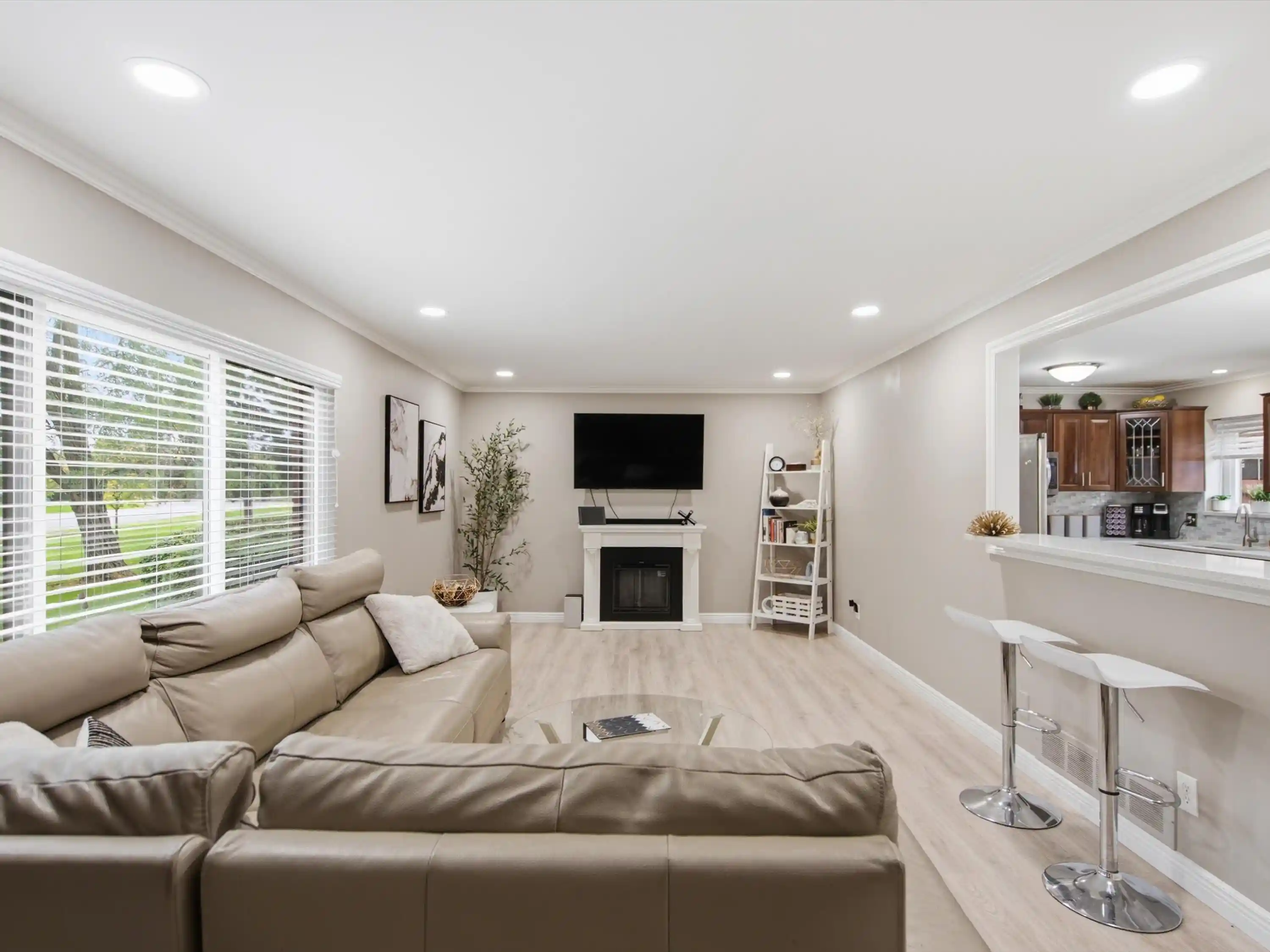 Listing Photo 1 - Condo for sale in 42176 Lochmoor St located at 42176 Lochmoor St, Clinton Township, MI 49236 - Unit #31