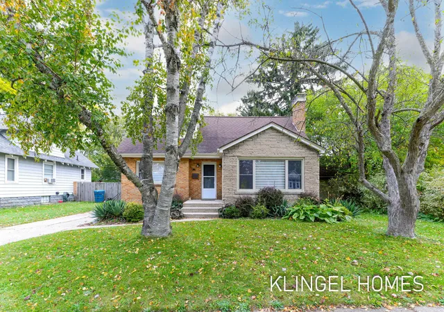 Photo 1 of Sale Pending at 1054 W Larch Ave, Muskegon, MI 49441 | MLS# 71026055025 | Listing updated on 2026-10-27