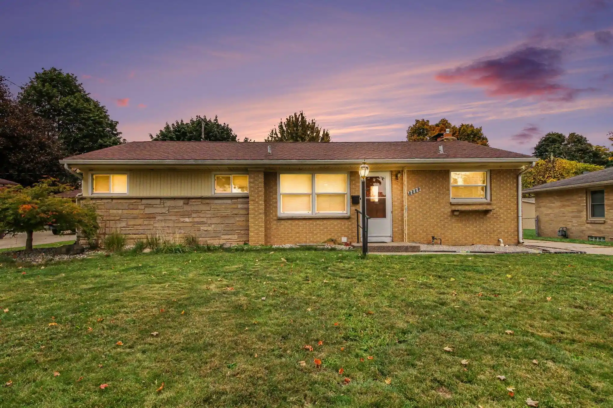 Photo 1 of Single family home for sale at 1532 Mayfield Ave Ne, Grand Rapids, MI 49505 | MLS# 65026055051 | Listing updated on 2026-10-21