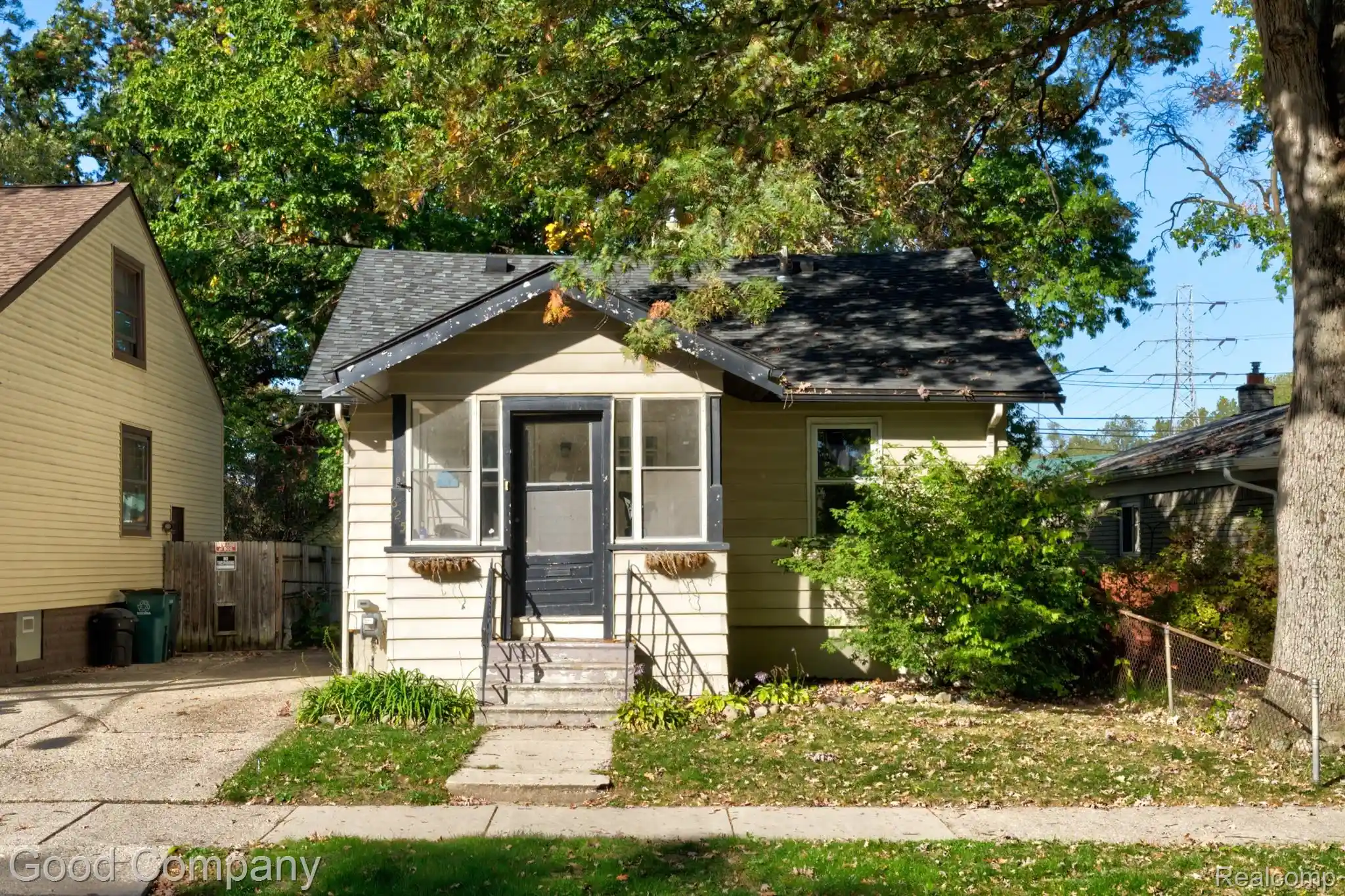 Photo 1 of Single family home for sale at 625 E Drayton St, Ferndale, MI 48220 | MLS# 20261083940 | Listing updated on 2026-10-27