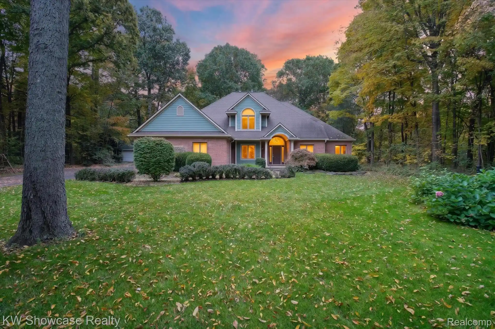 Single family home for sale at 2320 Cyn Ridge Dr, White Lake, MI 48383 | MLS# 20261083950