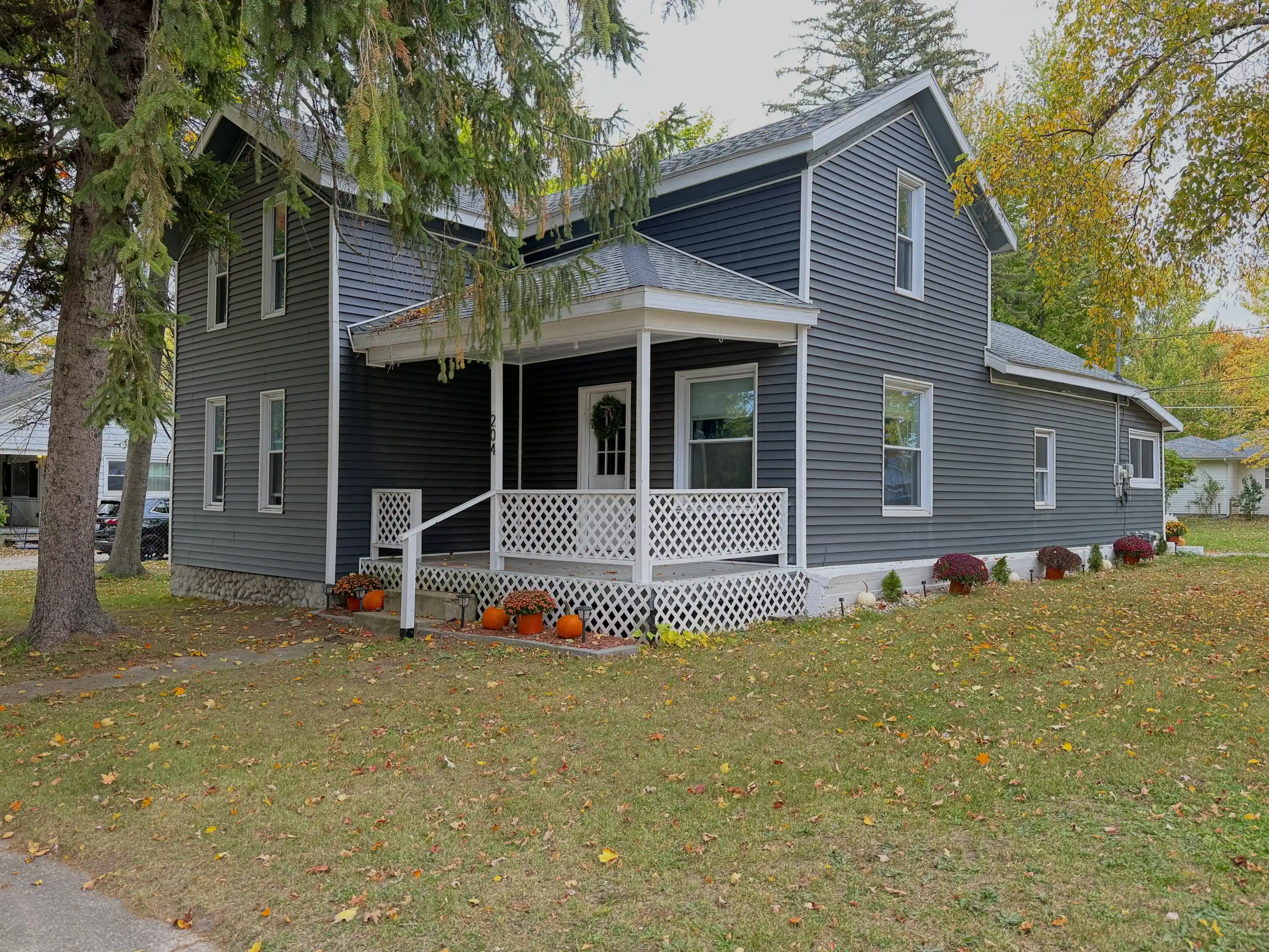 Single family home for sale at 204 N Chippewa St, ShepherdVillage_Isabella, MI 48883 | MLS# 65026055082