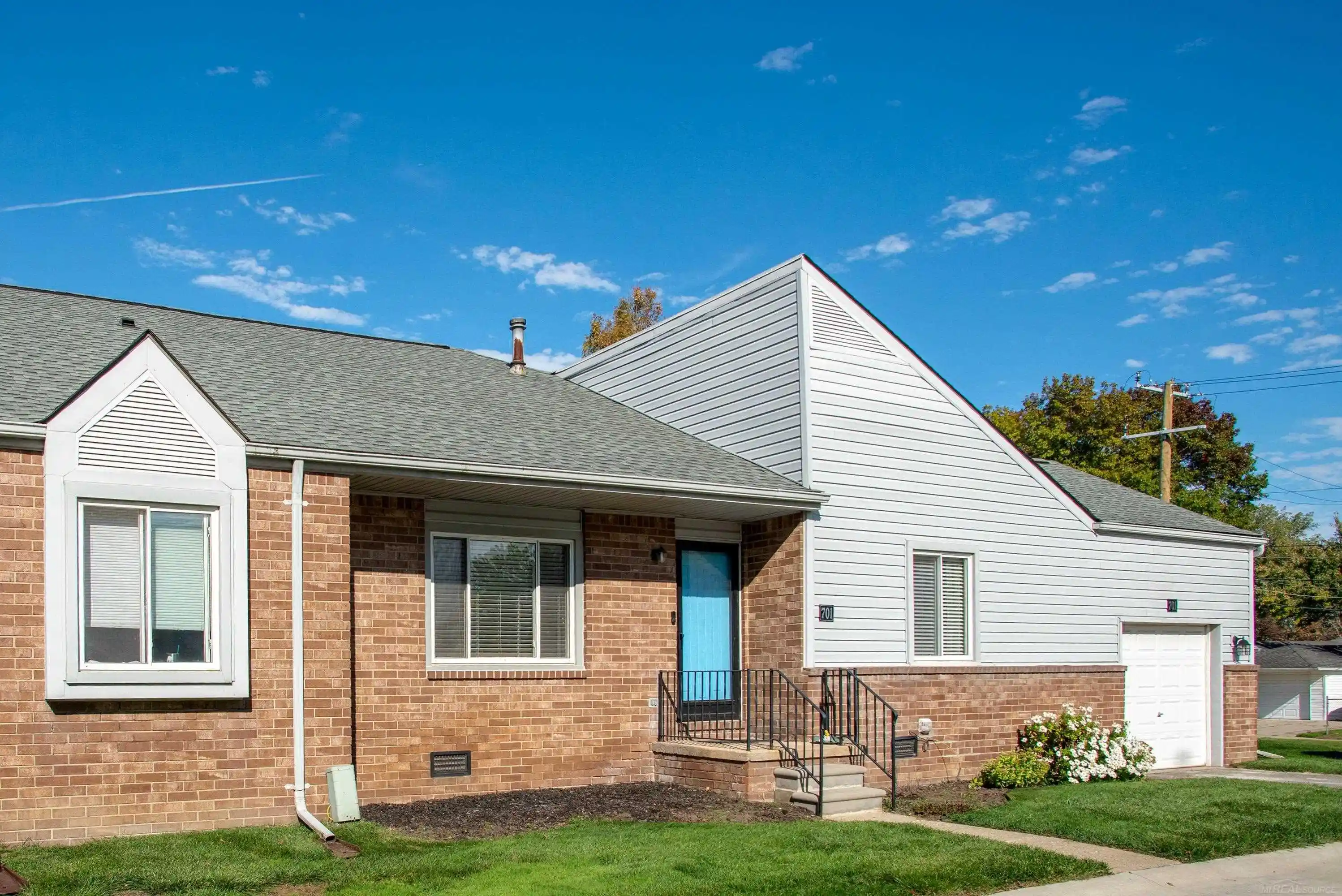 Condo for sale at 701 Claire Pointe Cir, Saint Clair Shores, MI 48081 | MLS# 58050225051