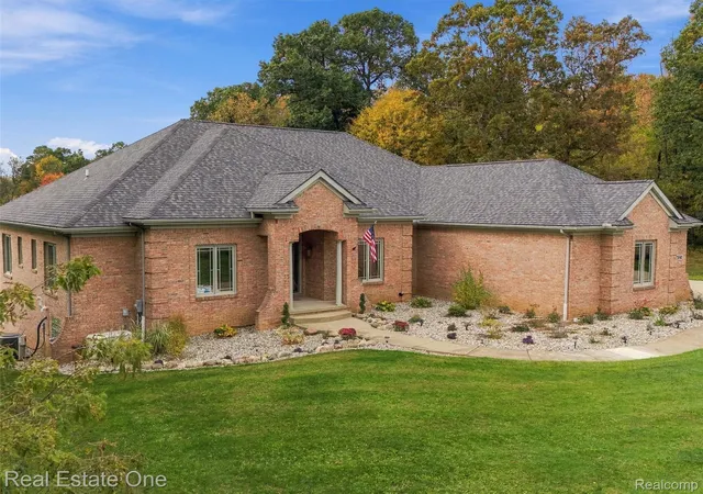Single family home for sale at 2840 Eric Dr, White Lake, MI 48383 | MLS# 20261083996