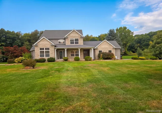Photo 1 of Single family home for sale at 4404 Sundance Cir, Howell, MI 48843 | MLS# 20261083999 | Listing updated on 2026-10-30