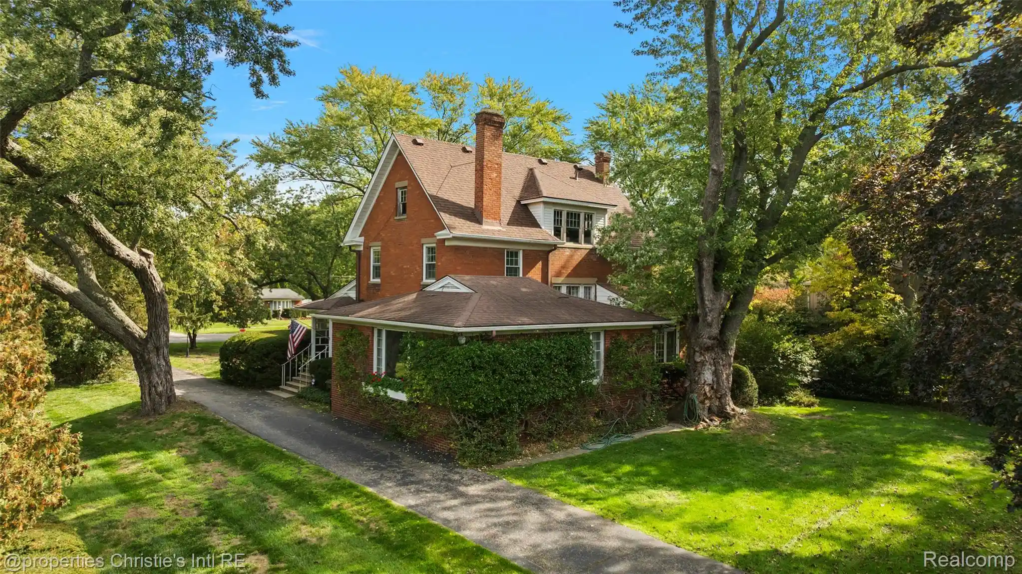 Photo 1 of Single family home for sale at 8750 Clinton River Rd, Sterling Heights, MI 48314 | MLS# 20261084008 | Listing updated on 2026-10-16