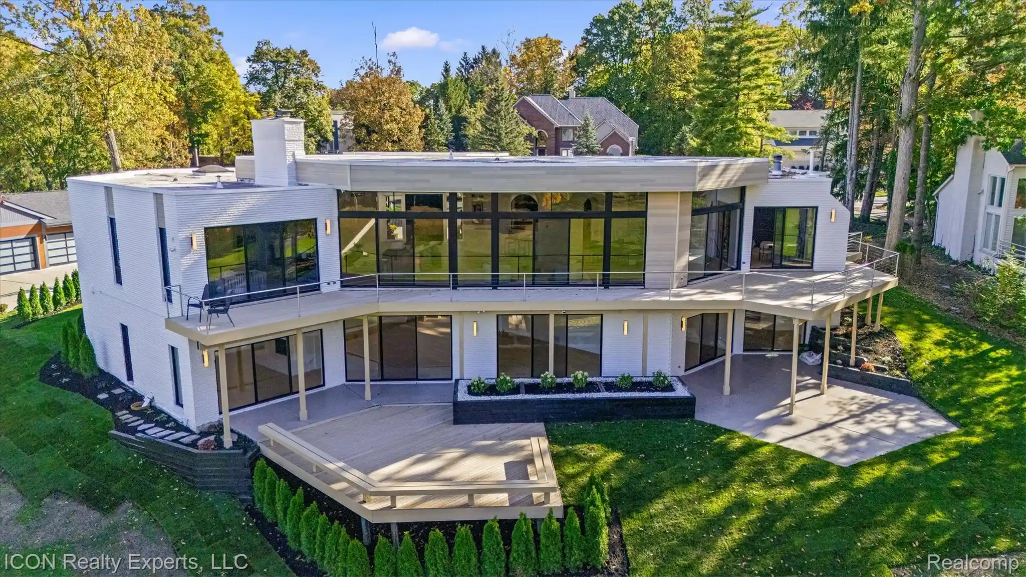 Photo 1 of Single family home for sale at 1972 Sherwood Glen, Bloomfield Hills, MI 48302 | MLS# 20261084025 | Listing updated on 2026-10-25
