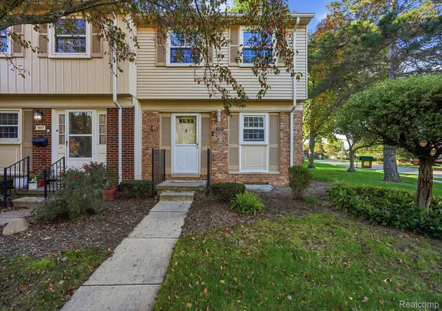 Condo for sale at 1699 Brentwood Dr, Troy, MI 48098 | MLS# 20261084044