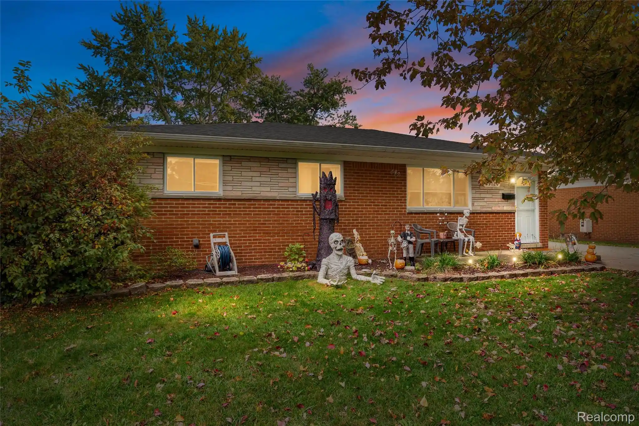 Photo 1 of Single family home for sale at 39120 Poinciana Dr, Sterling Heights, MI 48313 | MLS# 20261084055 | Listing updated on 2026-10-20