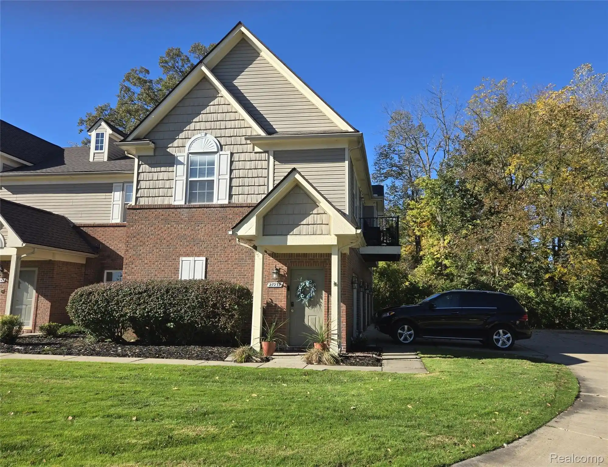 Photo 1 of Condo for sale at 27239 Hidden Oaks Dr, Trenton, MI 48183 | MLS# 20261084059 | Listing updated on 2026-10-19