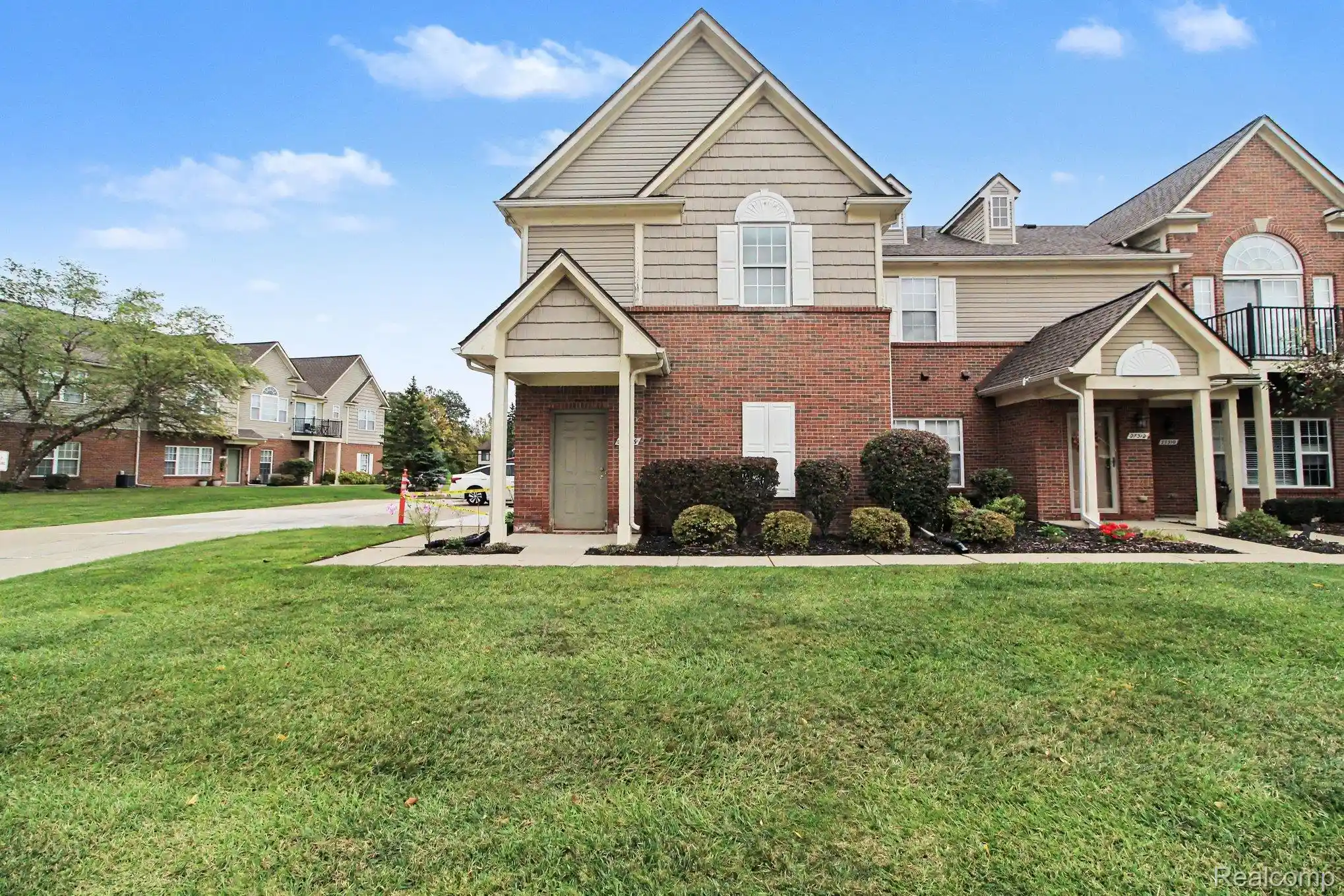 Photo 1 of Sale Pending at 27316 Hidden Oaks Dr, Trenton, MI 48183 | MLS# 20261084068 | Listing updated on 2026-10-22
