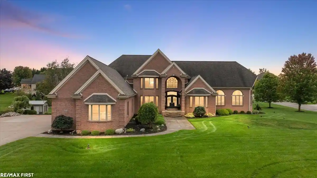Photo 1 of Single family home for sale at 9450 Shyre Cir, Davison, MI 48423 | MLS# 58050225087 | Listing updated on 2026-10-21