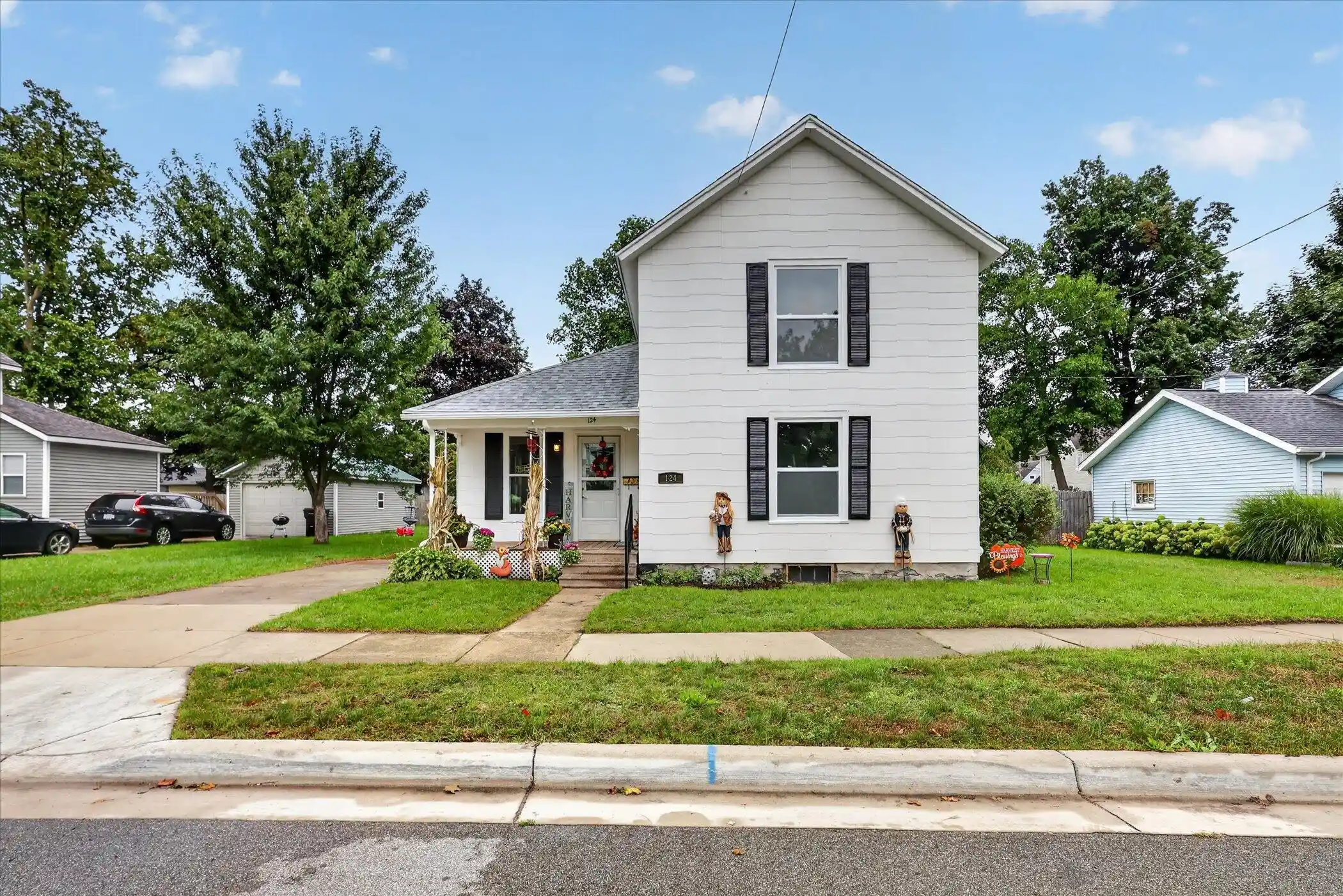 Photo 1 of Single family home for sale at 124 Washington St, Sparta, MI 49345 | MLS# 65026055195 | Listing updated on 2026-10-16